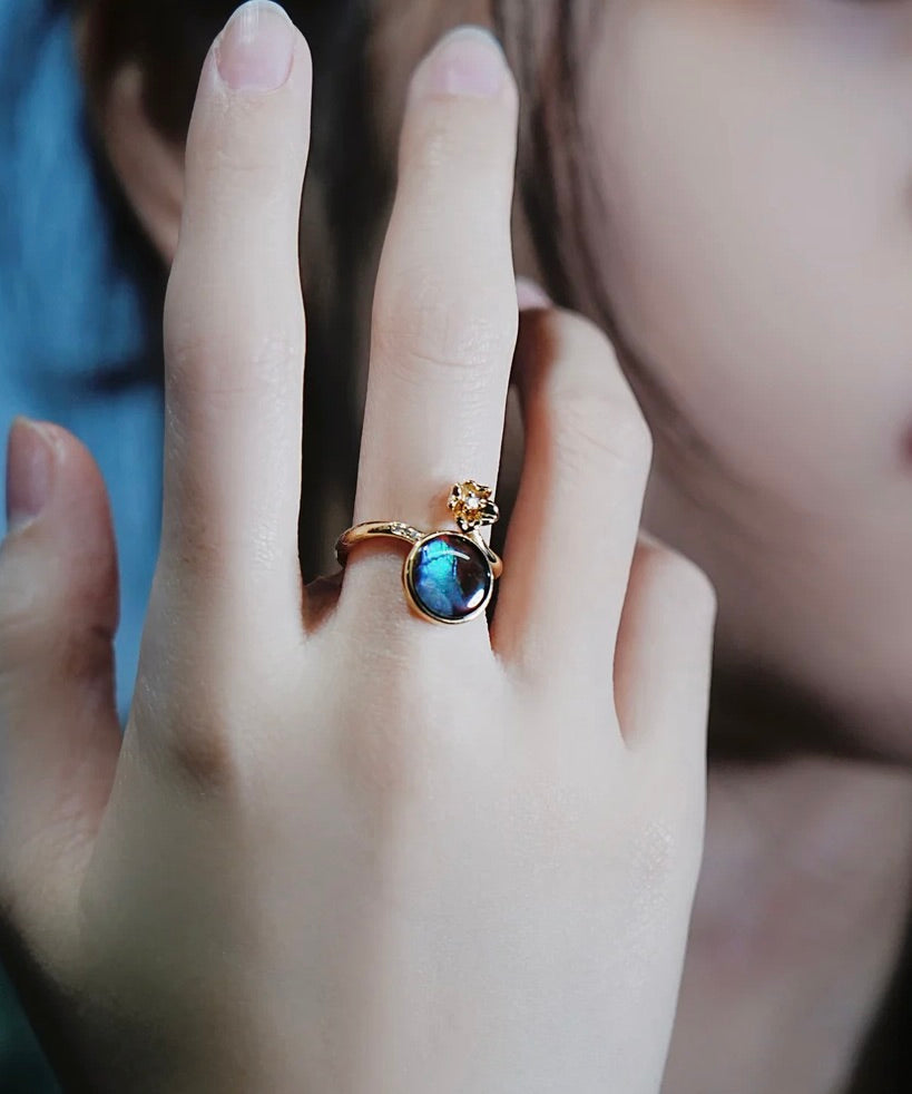 Canadian Ammonites and  Ammolite