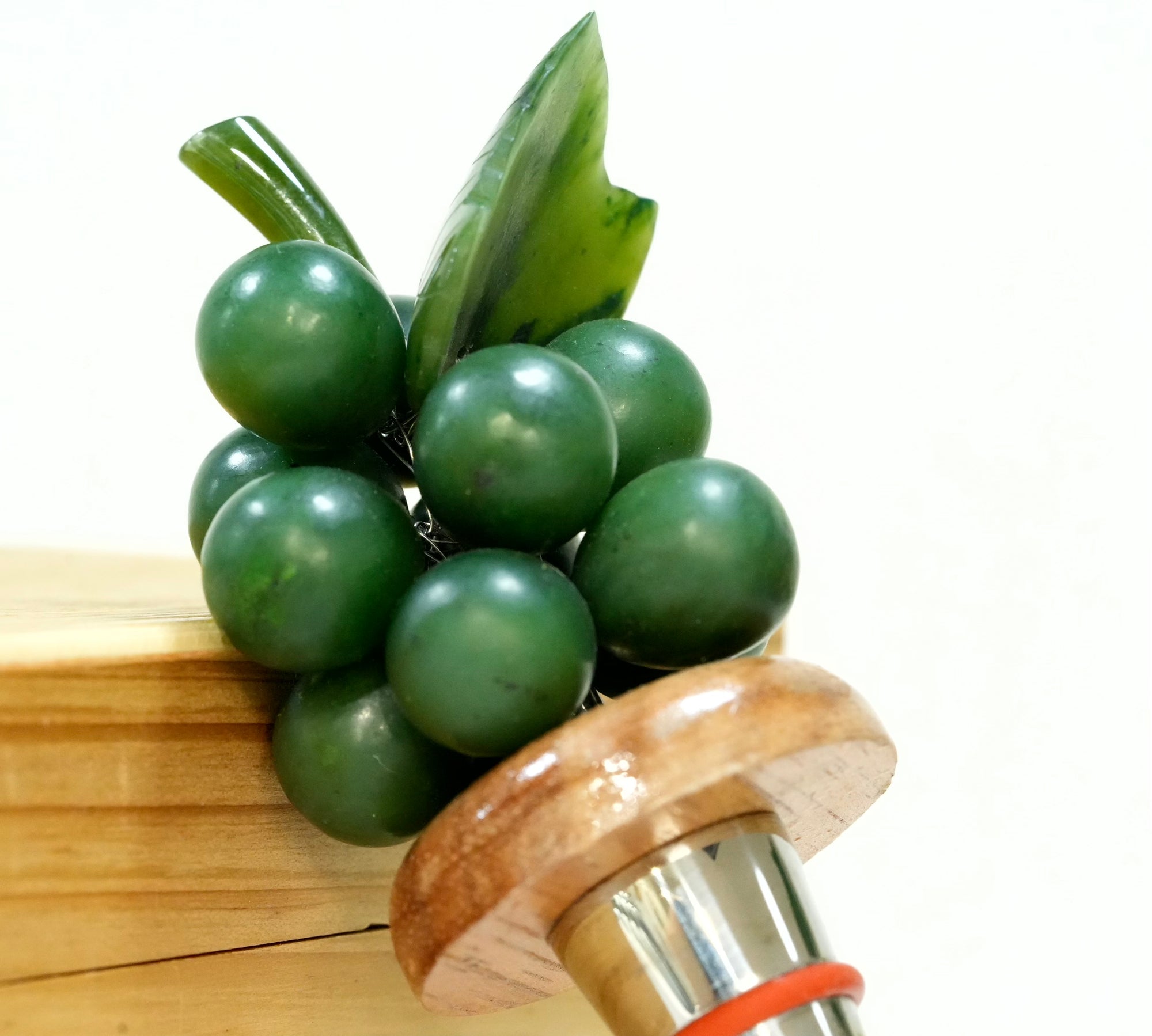 Wine Stopper -  Jade Grapes