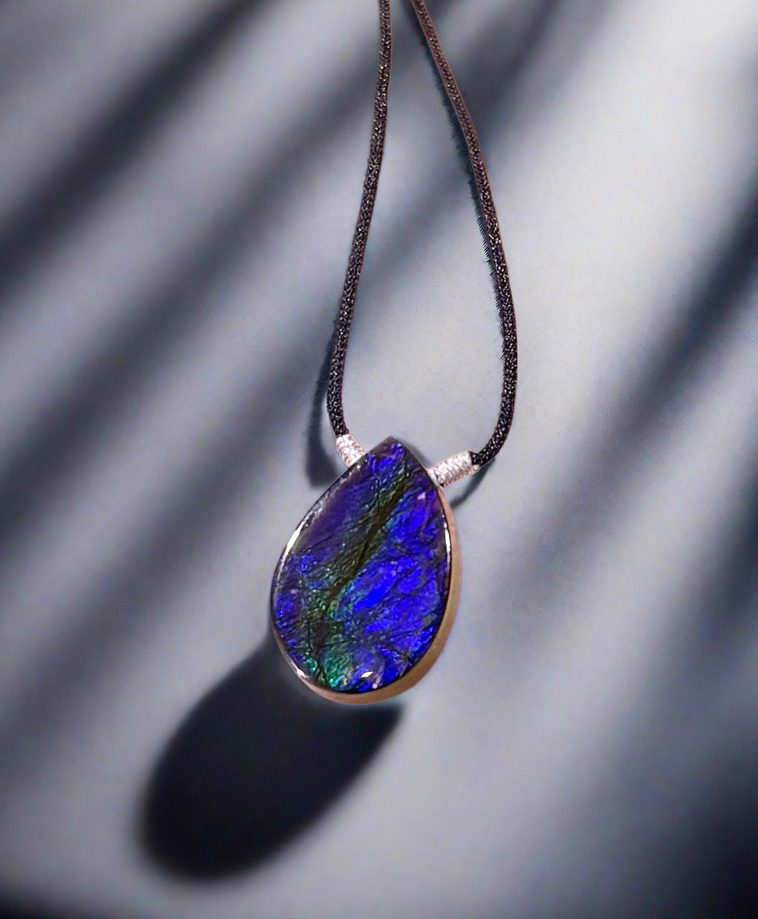 Canadian Ammolite Pendant B Grade Purple Stone Pendant Natural Stone 17mm #281