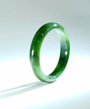 A CANADIAN JADE BANGLE 62MM #115