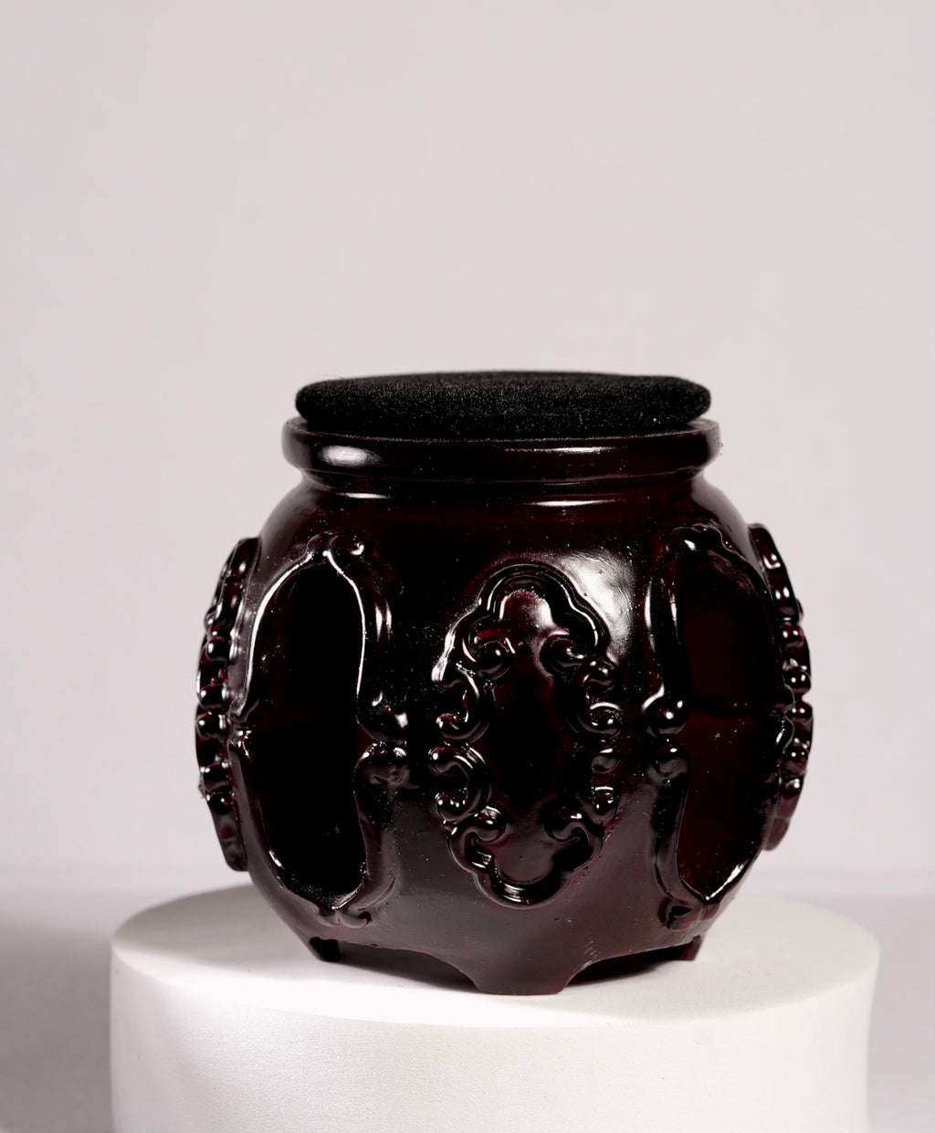 8 cm Carved Wooden Display Stand