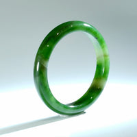 A CANADIAN JADE BANGLE 61MM #112