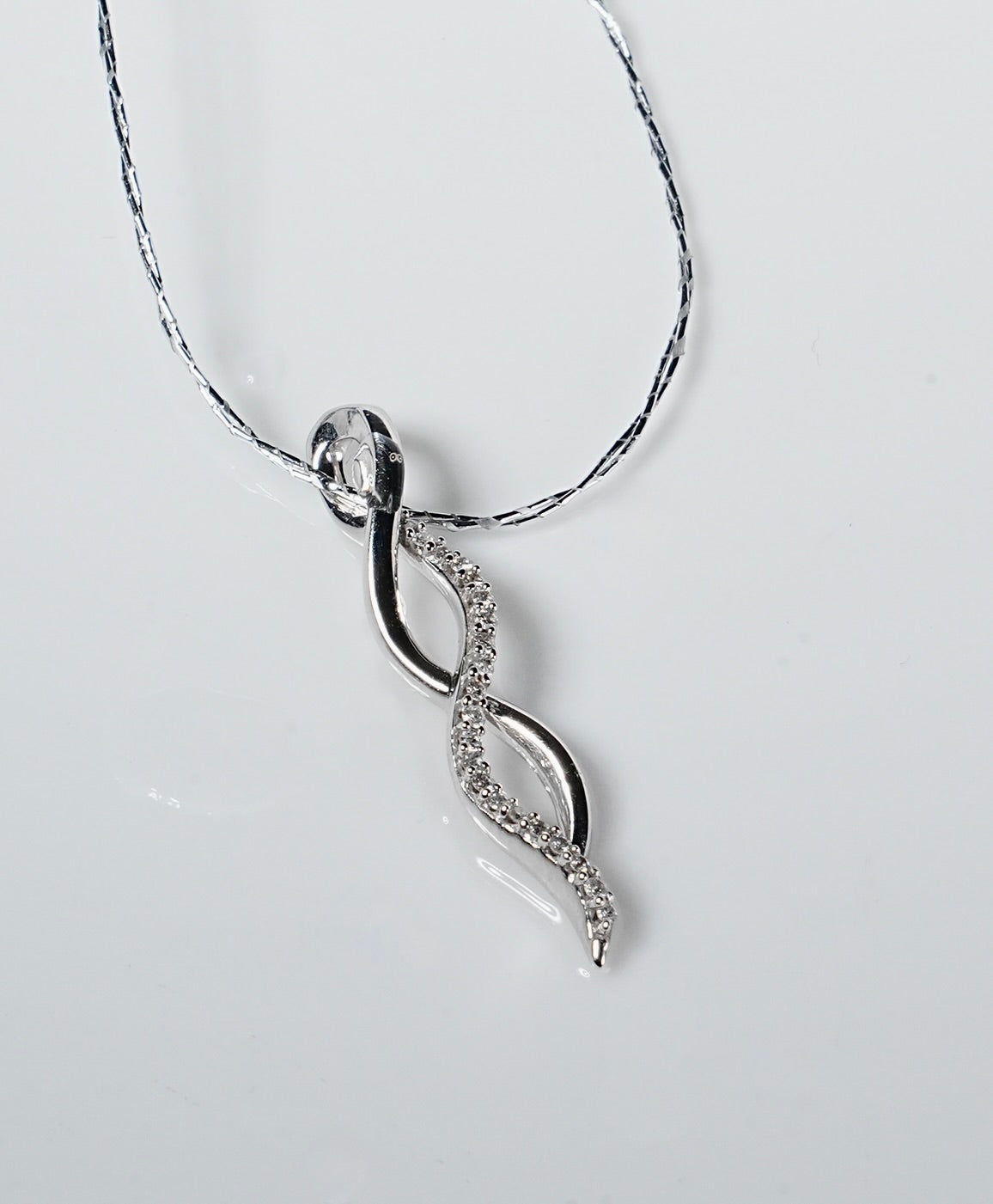 April Pendant - Diamond  #2489