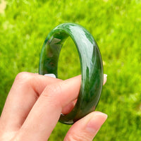 A CANADIAN JADE BANGLE 58MM #2411