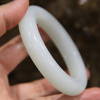 MUTTON FAT JADE BANGLE 56.6MM #687