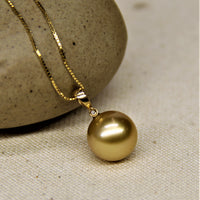 SOUTH SEA GOLD PEARL EARRINGS & PENDANT #1620